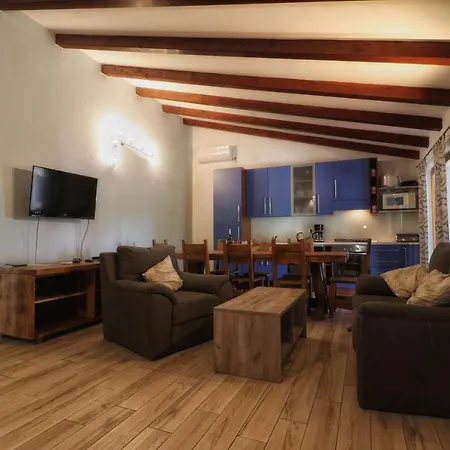 Stancija Marusi Holiday home Peruski