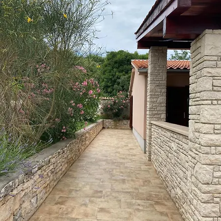 Stancija Marusi Holiday home Peruski