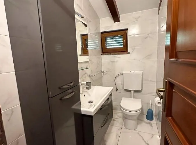 Stancija Marusi Feriehus Peruški