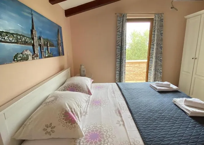 Stancija Marusi Feriehus Peruški